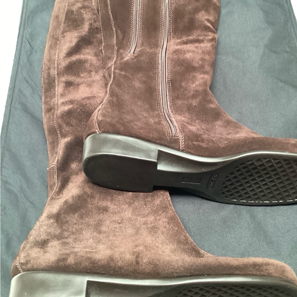 Aerosoles dark brown suede tall boots, extended calf room. 75 WG